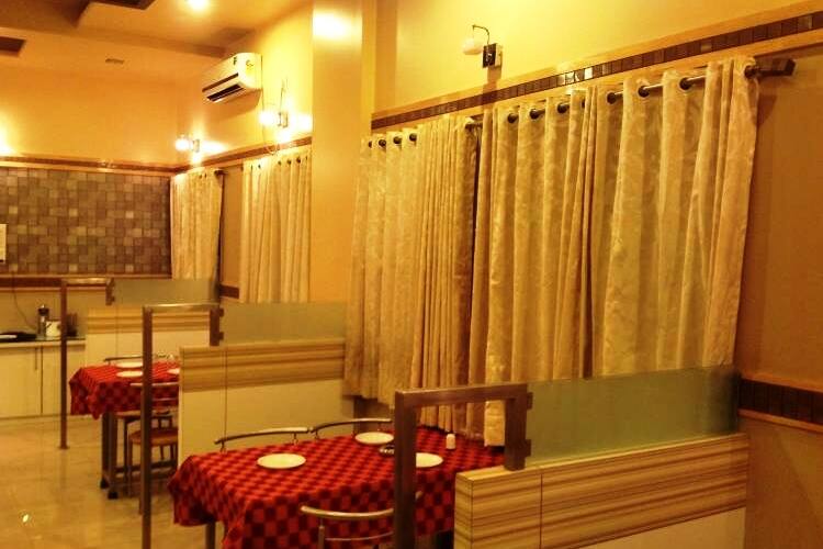 Hotel Savan & Sapna Lodge, Solapur 4